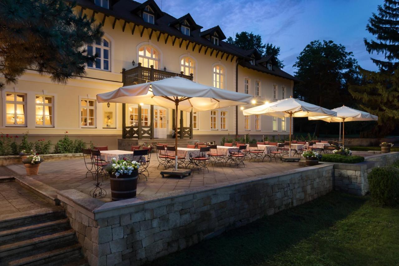 Castle Hotel Grof Degenfeld Tarcal Buitenkant foto